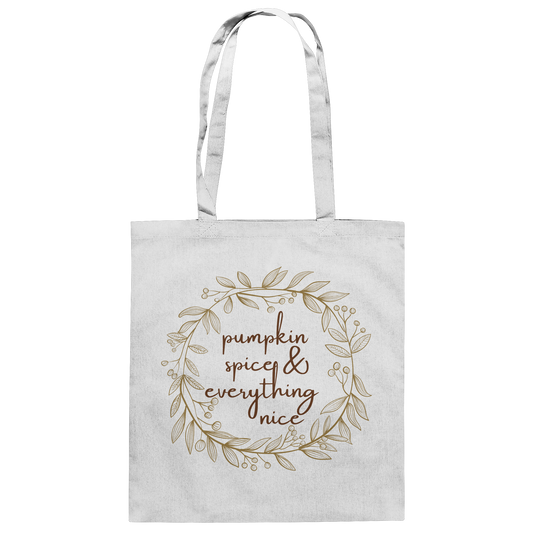 weißer Jutebeutel von "Sag´s auf Stoff" mit Herbstrankenund der Aufschrift "pumkin spice &everything nice"
